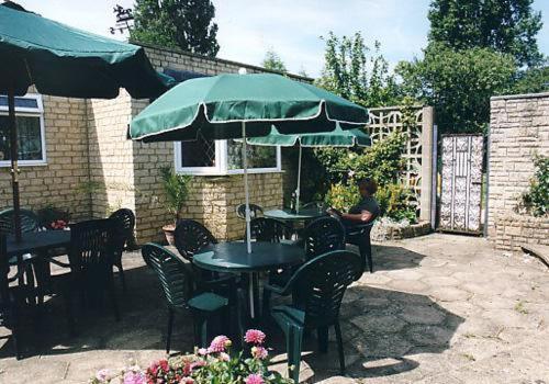 Nonsuch Park Hotel Епсом Екстер'єр фото