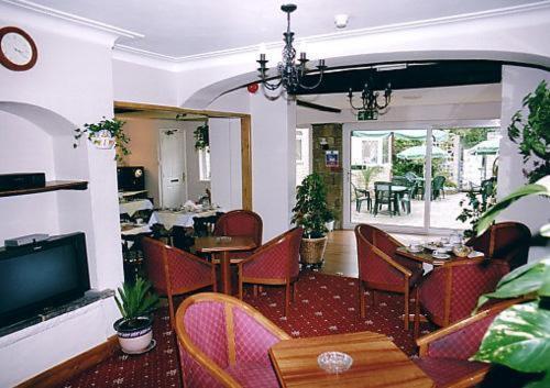 Nonsuch Park Hotel Епсом Екстер'єр фото
